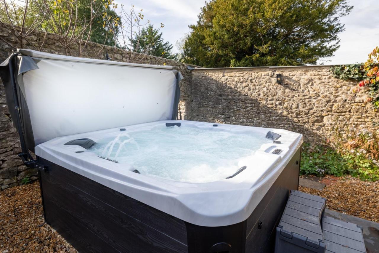Topside House - Beautiful 7 Bedroom House With Hottub Wifi And Parking Near Bath Wells Frome Oakhill Exterior photo